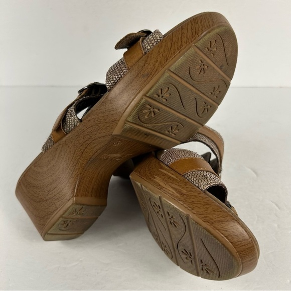 Dansko Stylish Brown and Tan Women's Sandals 39 - Picture 9 of 9